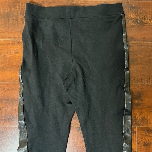 ALICE + OLIVIA Designer Leggings Black Faux Leather Side Panel Size XS NWT - Picture 6 of 11